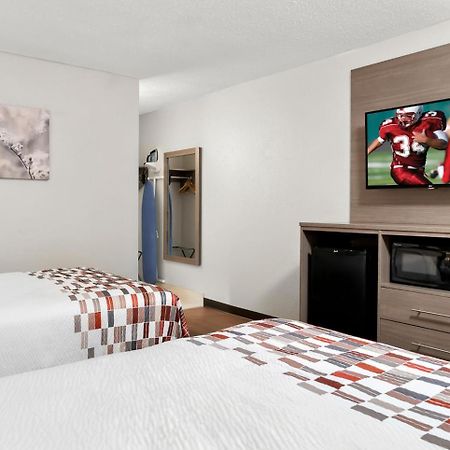 Red Roof Inn Auburn Hills Exterior photo