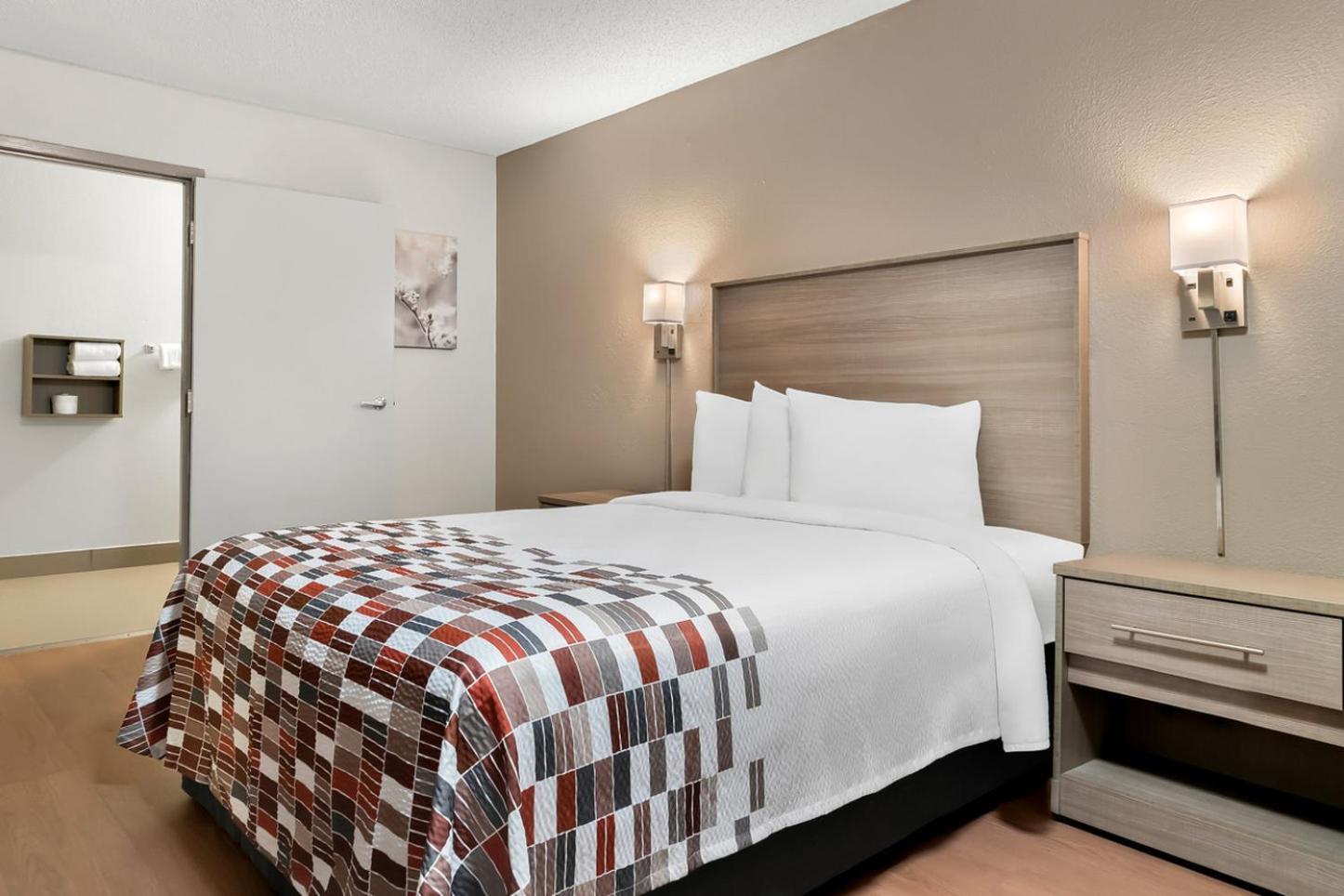 Red Roof Inn Auburn Hills Exterior photo